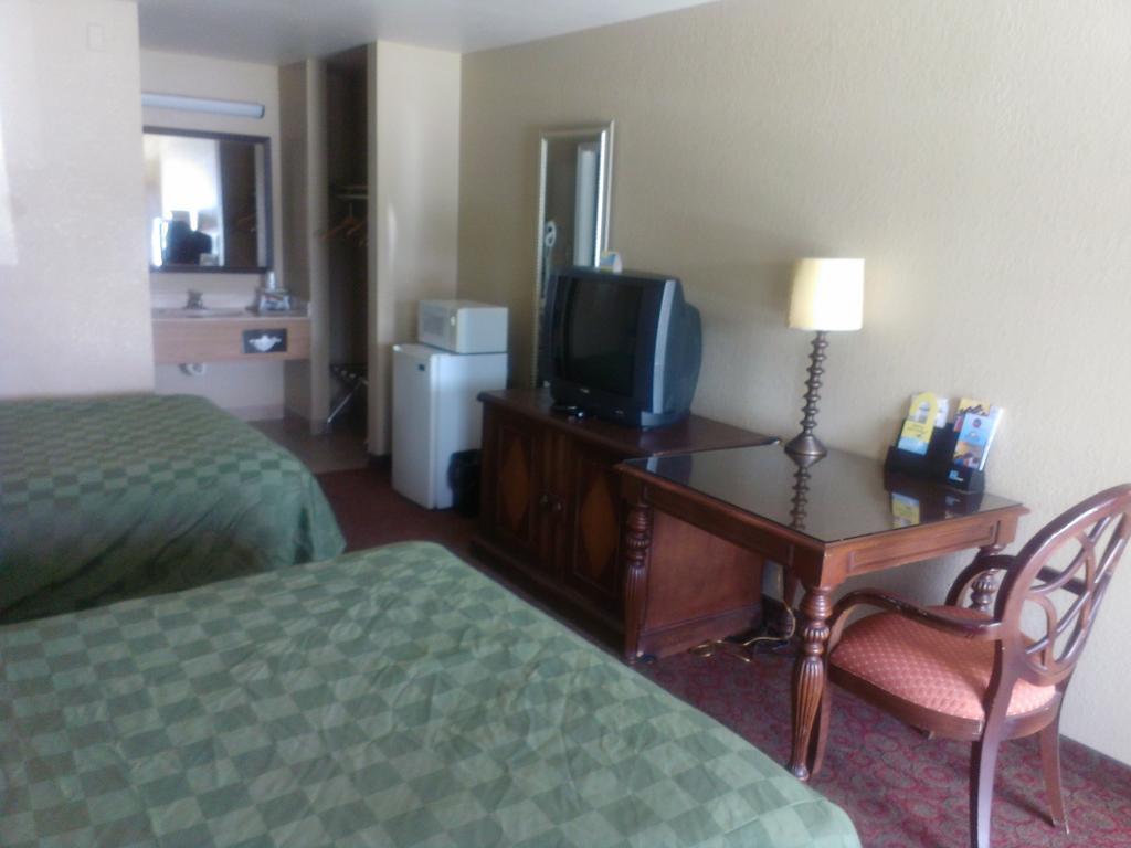Days Inn By Wyndham Kingman East Kültér fotó
