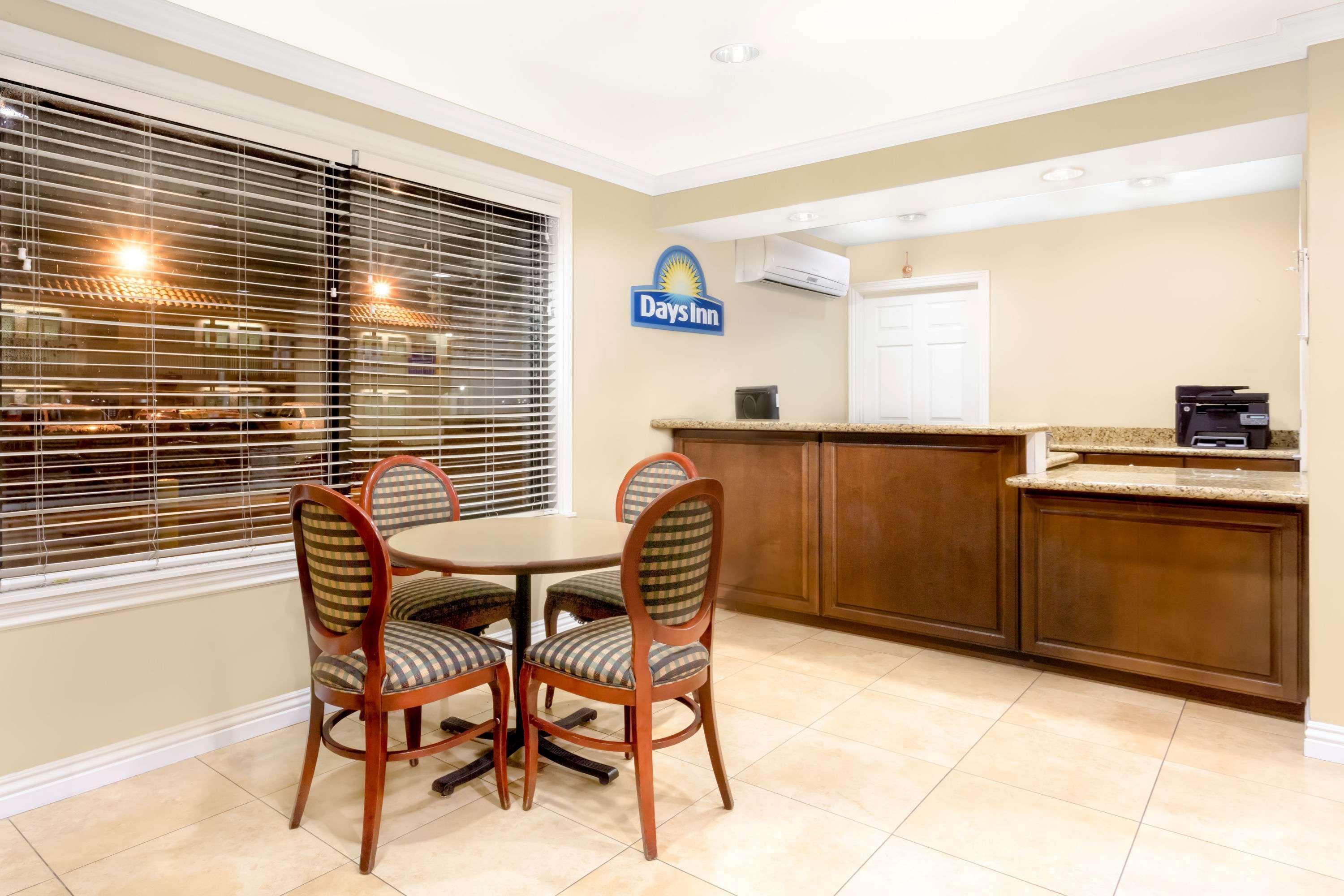 Days Inn By Wyndham Kingman East Kültér fotó