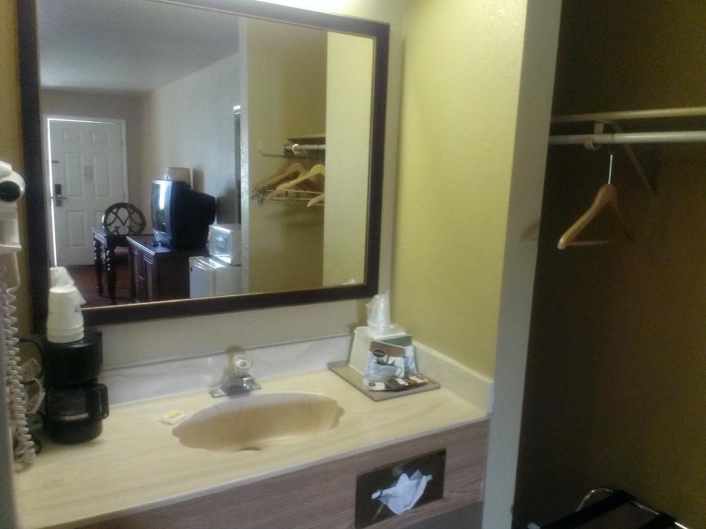 Days Inn By Wyndham Kingman East Kültér fotó