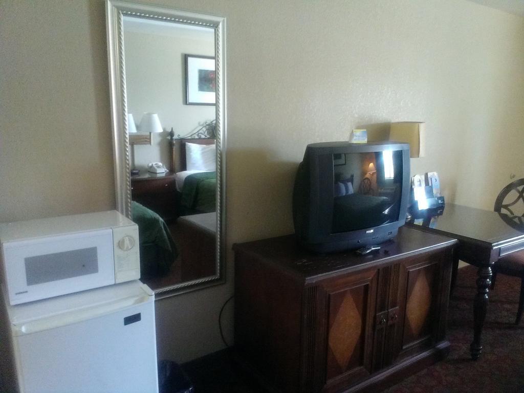 Days Inn By Wyndham Kingman East Kültér fotó